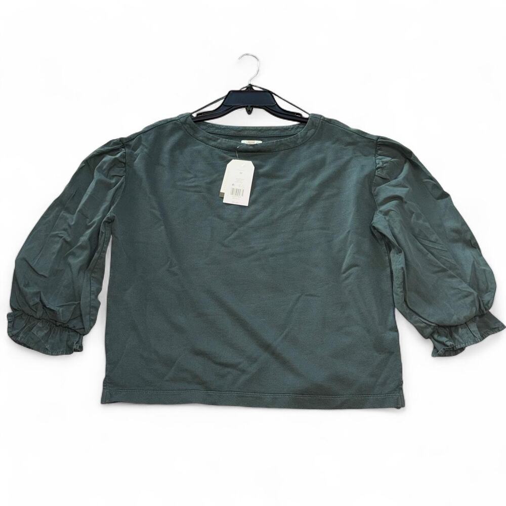 Wonderly medium Green top with ruffled sleeves